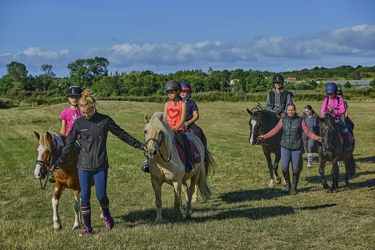 ECOLE D'ÉQUITATION DES PRESNES