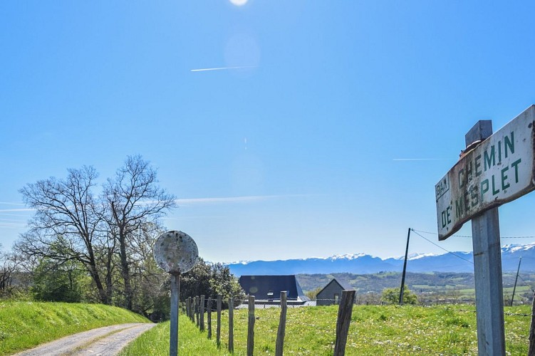 Chemin de Mesplet and point of view of the Pyrenees