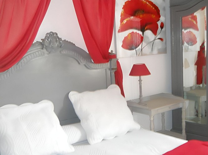 Hotel St Louis à Lisieux - chambre