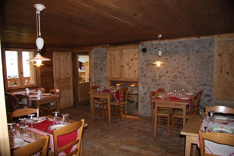 Altitude restaurant du Balcon des Aravis - Auberge du Croix