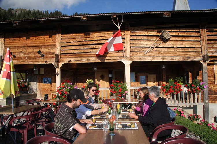 Restaurant d'altitude du Balcon des Aravis - Auberge du Croix