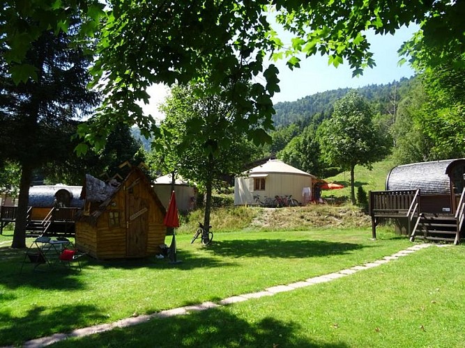 CHALETS - CAMPINGPLATZ BELLE HUTTE