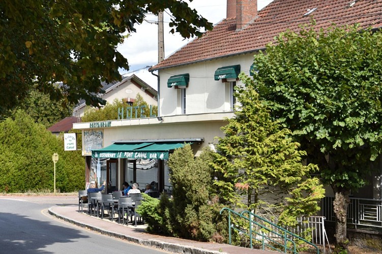 Briare - Auberge du pont canal-façade
