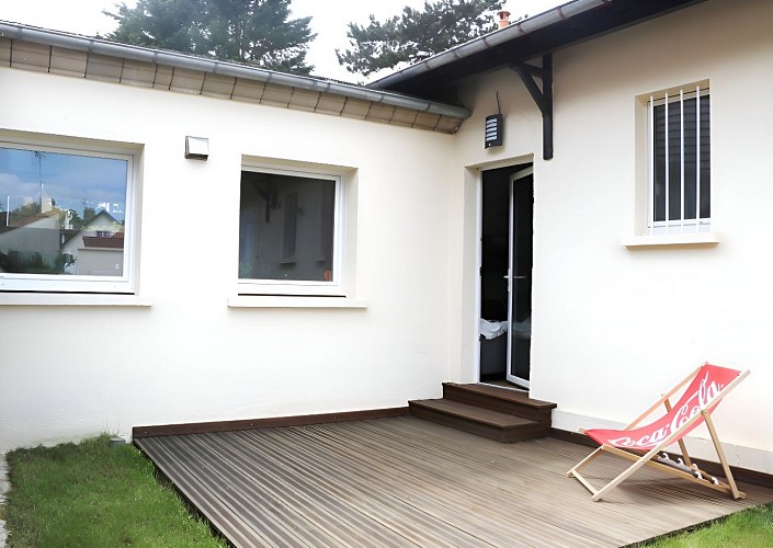 Entrée et terrasse - jardin