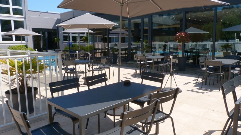 novotel-caen-cote-de-nacre-terrasse