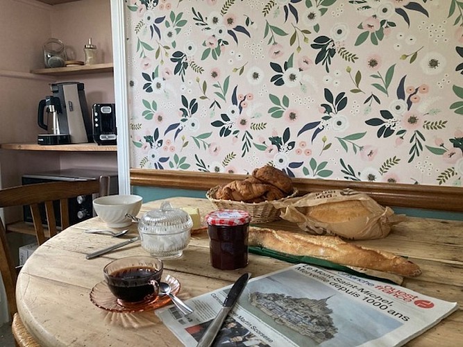 Gite saint sauveur villages la rondehaye le glatin stéphane céline maison sous les pommiers le petit gite (12)