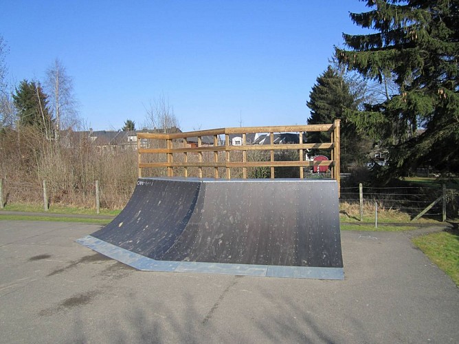 Raeren jugendheim skaterbahn 05 c gemeinde raeren