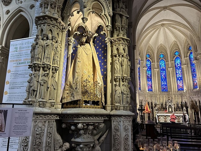 basilique-notre-dame-douvres-ladelivrande-interieur