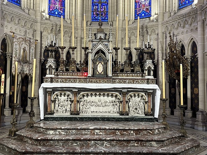 basilique-douvres-la-delivrande-interieur