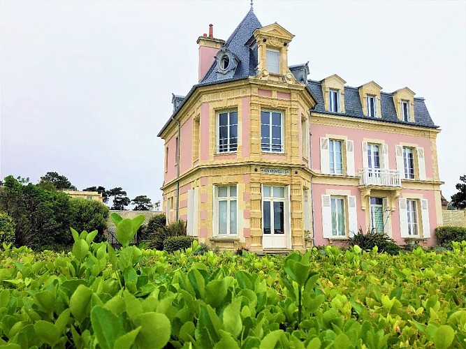 VILLA-LES-HIRONDELLES-SAINT-AUBIN-SUR-MER-CREDIT-MATHILDE-LELANDAIS