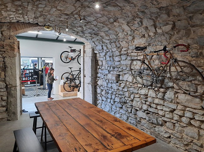 Respire Cycle & Café