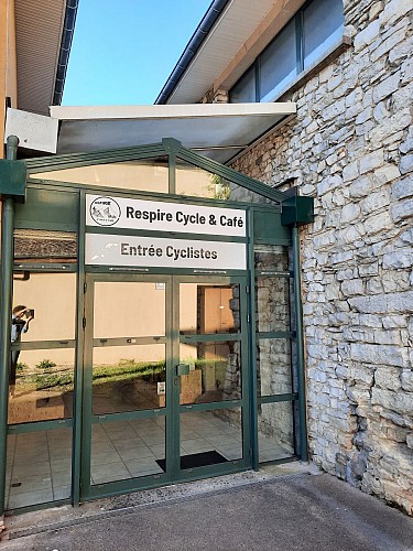 Respire Cycle & Café