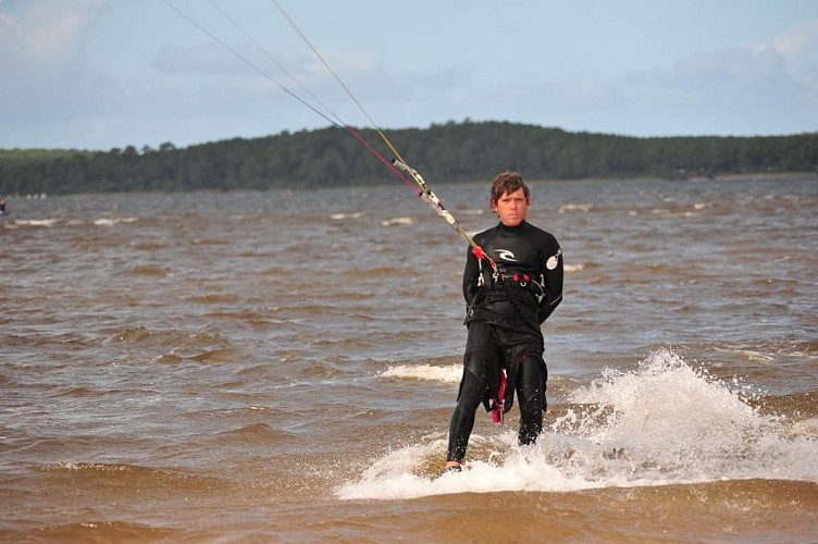Activité nautique KiteSurf Club Lacanau  (3)