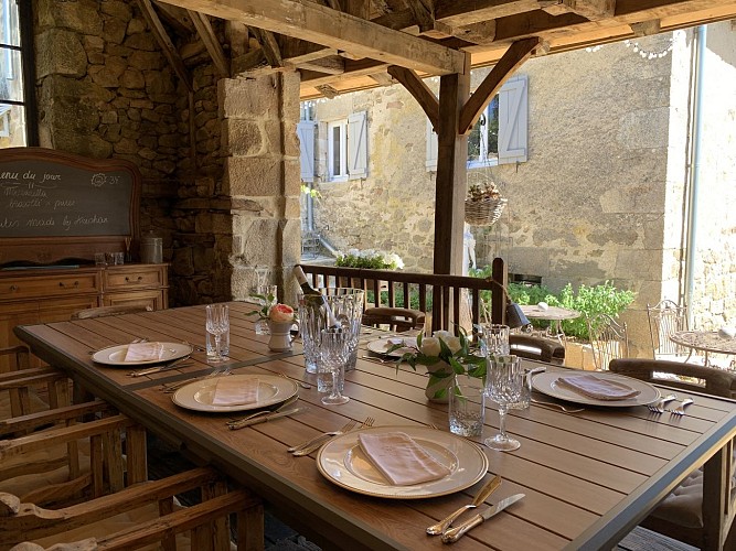 Repas sur la terrasse_4