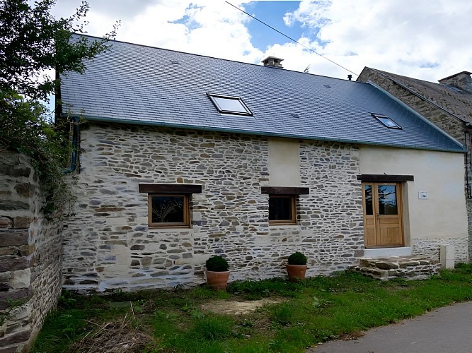 la charrette bleue vue chemin