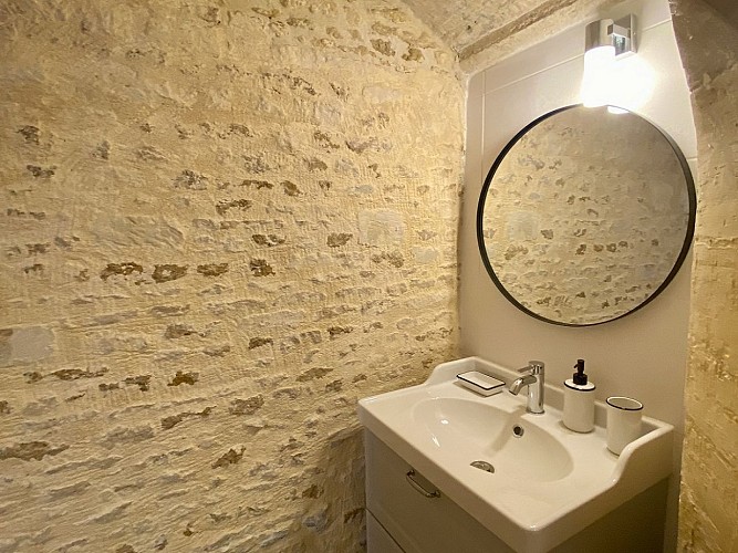 Salle-de-bain-chambre-une-le-maroni-courseulles