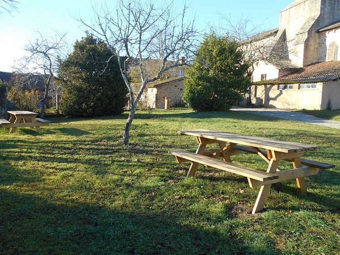 Aire de pique-nique "jardin de l'ancien presbytère"_1