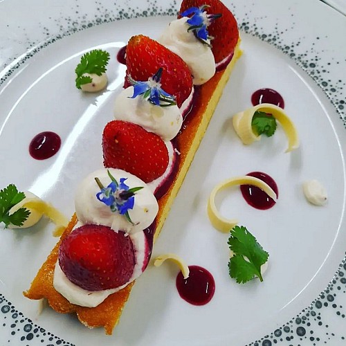 Fraises et moutarde à l'ancienne