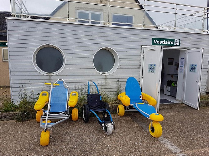Local handymer et tiralos Plage de Bernières sur mer 