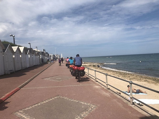 velo-cyclotourisme-itinerance-velomaritime-luc-sur-mer-credit-mathilde-lelandais (2)