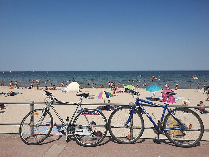 VELOS-DIGUE-PLAGE-LUC-SUR-MER-CREDIT-NATHALIE-PAPOUIN