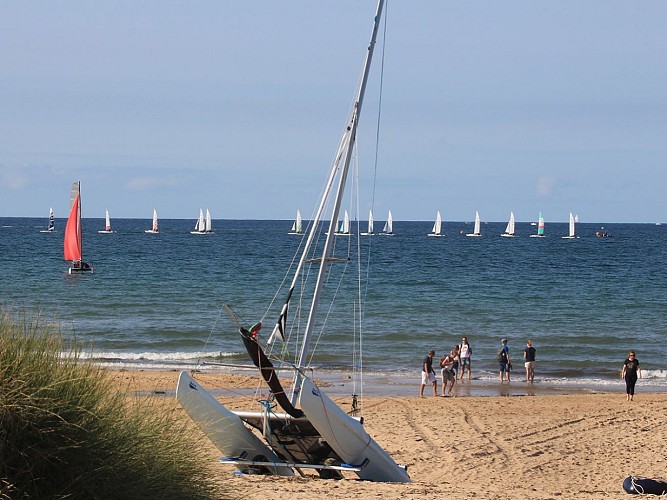 BATEAUX-NAUTISME-PLAGE-CREDIT-NATHALIE-PAPOUIN