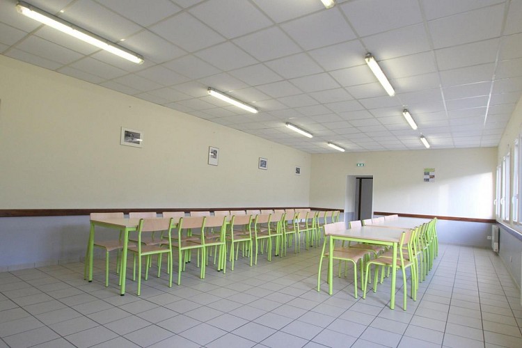 refectoire-gite-de-groupe-pont-douilly
