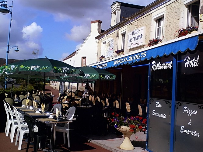 hotel de la gare mezidon-canon vue facade