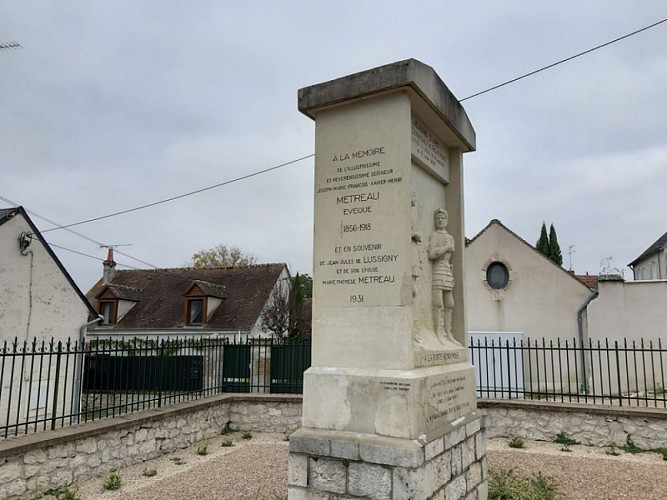 Le monumesnt de la rencontre de Jeanne d'Arc et du connétable de Richemont