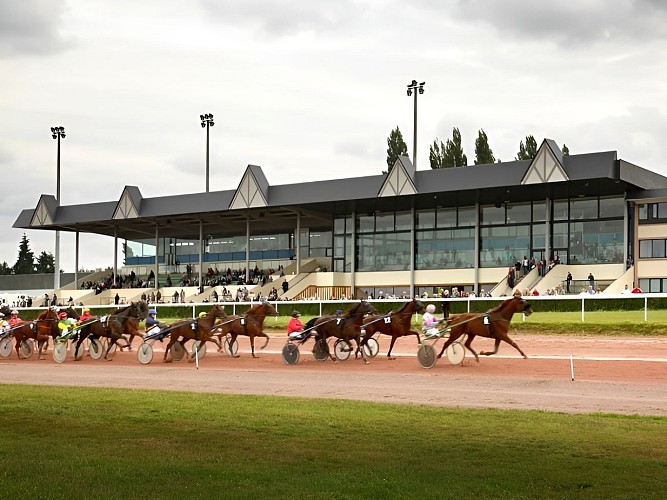 Hippodrome Lisieux Course de sulky
