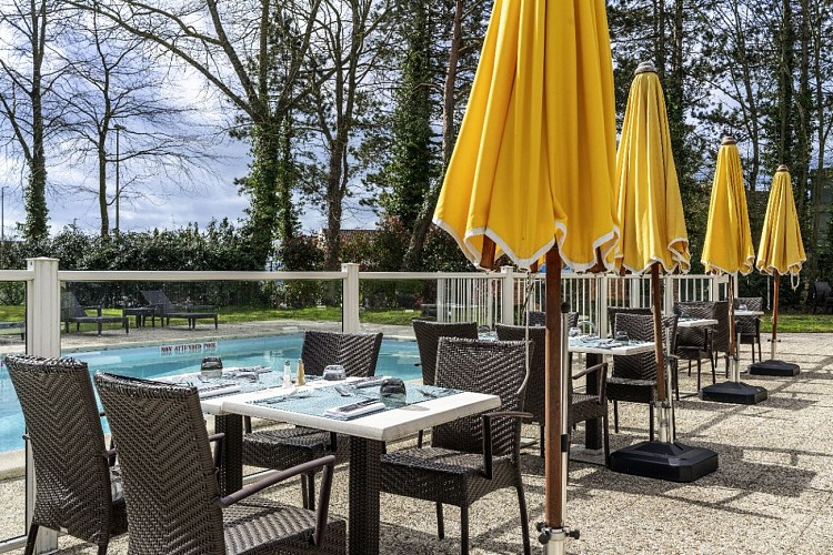 Terrasse ibis styles Lisieux Normandie