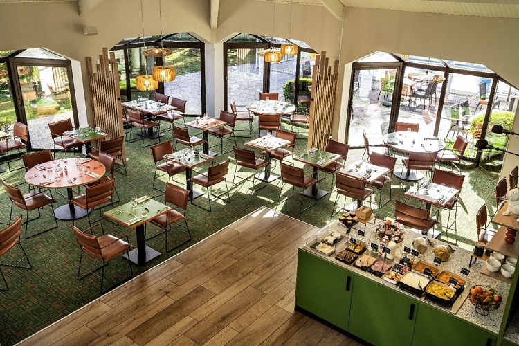 Restaurant vue mezzanine ibis styles Lisieux Normandie