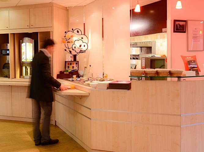 hotel-ibis-caen-porte-d-angleterre-reception