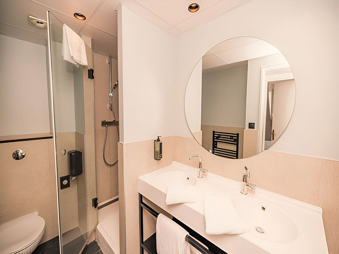 Ibis Styles Villers Plage - Salle de bain - Appetements jardin