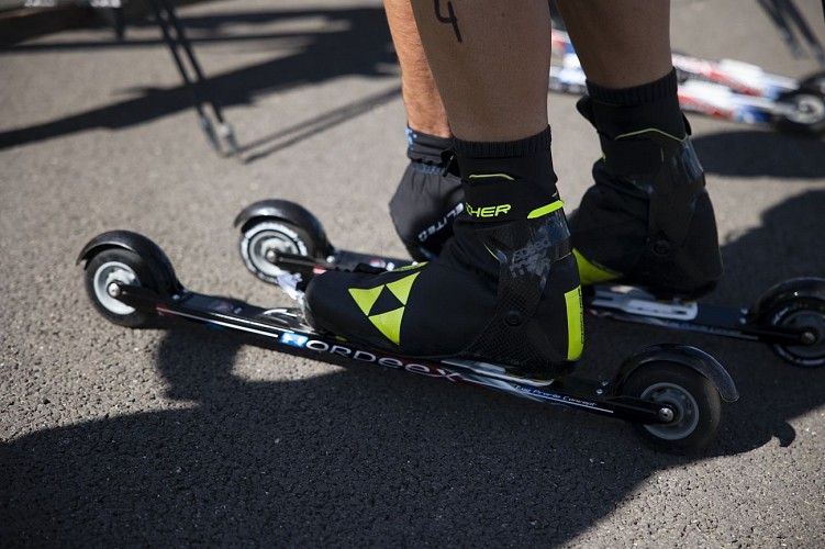 Rollerskiing and rollerblading on the biathlon tracks in Les Plans d'Hotonnes