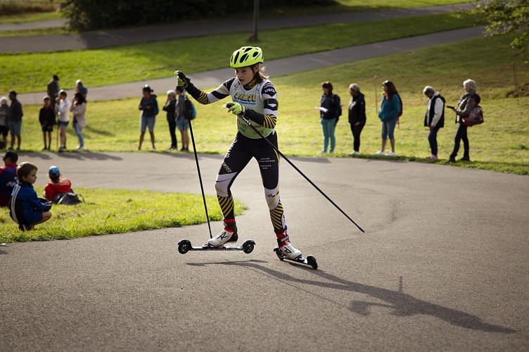 Rollerskiing and rollerblading on the biathlon tracks in Les Plans d'Hotonnes