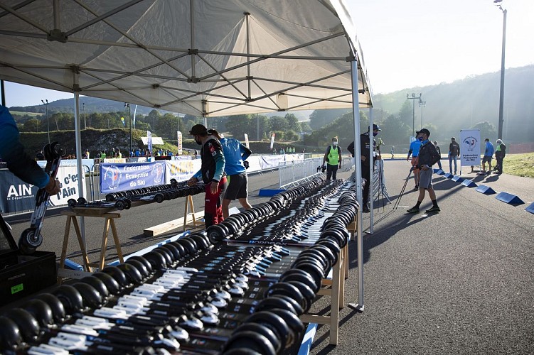 Pratique du ski roue et du roller sur le Stade de Biathlon des Plans d'Hotonnes