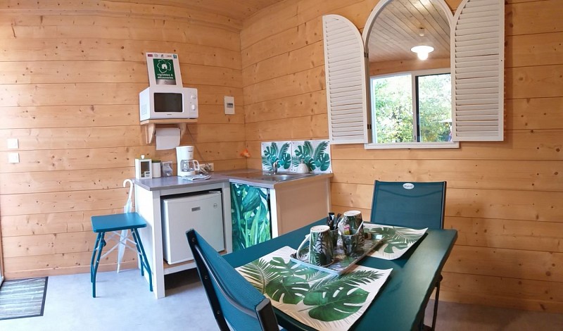 Chambre coquelicots 2 FRONTON