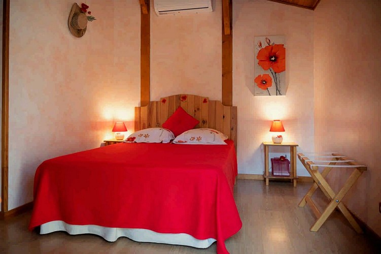 chambre coquelicots FRONTON