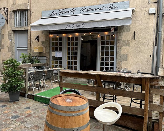 Le Family Restaurant