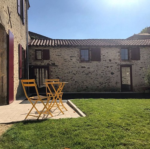 CHAMBRE D'HÔTES LA CHARMILLE