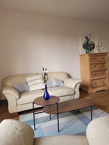 MEUBLÉ "LA TÊTE DANS NOS ÉTOILES"