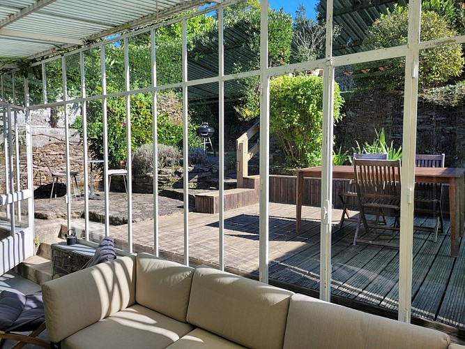 MEUBLÉ "LA TÊTE DANS NOS ÉTOILES"