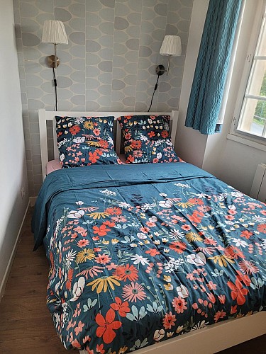 MEUBLÉ "LA TÊTE DANS NOS ÉTOILES"