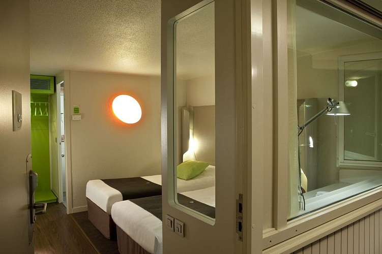 HÔTEL CAMPANILE ST HERBLAIN