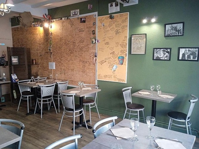 sainte-mere-eglise-creperie-cauquigny-0