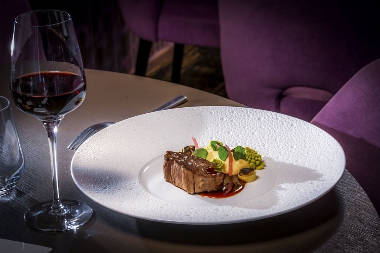 Restaurant le V Four