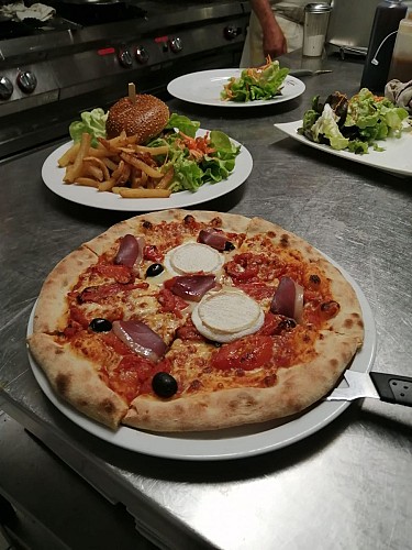 Grand Café de l'Univers_Beaulieu_pizza_3