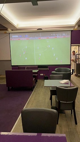 Grand Café de l'Univers_Beaulieu_écran géant_4