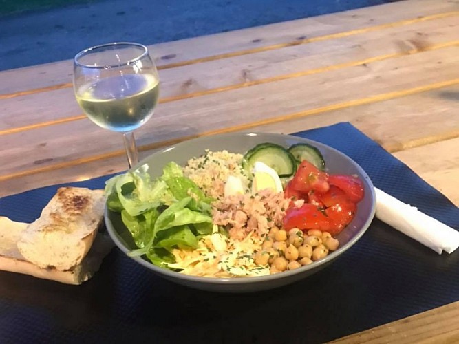 Moon River snack & bar